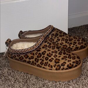 Muk Luks Tan Slippers with Cozy Design